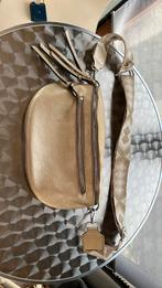 Banane dorée simili cuir Bohoo, Bijoux, Sacs & Beauté, Sacs | Sacs Femme, Enlèvement ou Envoi, Comme neuf