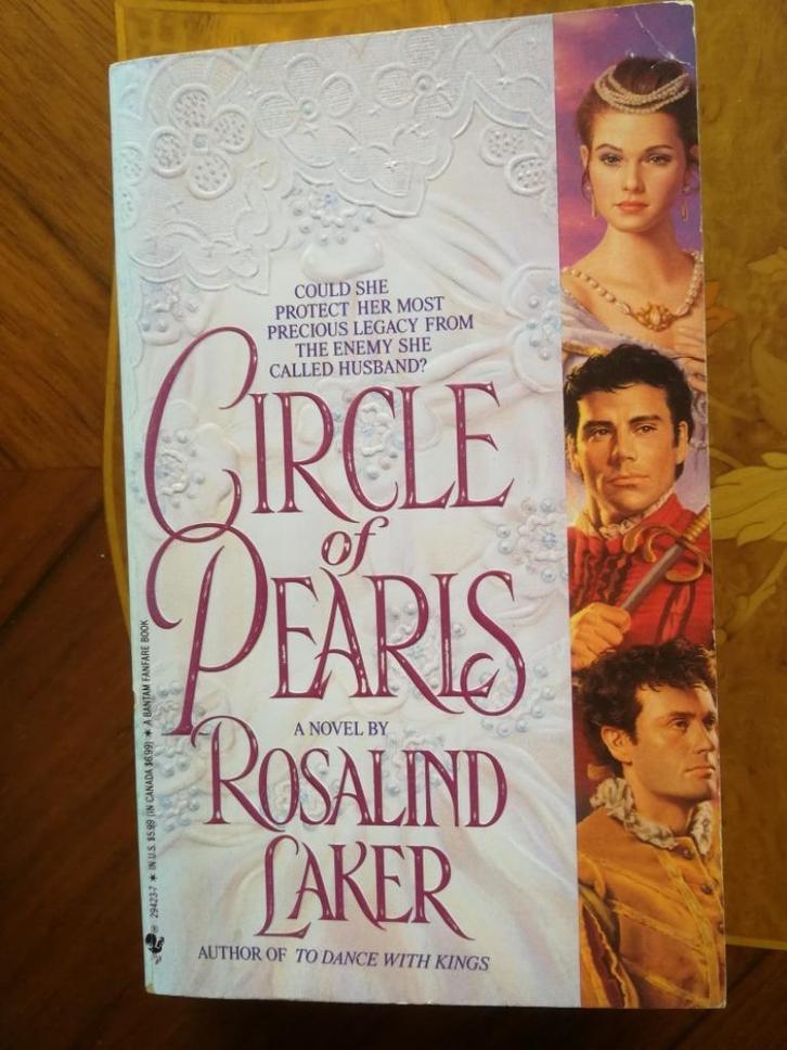 Rosalind LAKER - Circle of Pearls - engels, Boeken, Taal | Engels, Zo goed als nieuw, Fictie, Ophalen of Verzenden
