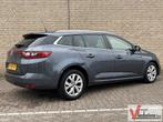 Renault Megane Estate 1.3 TCe Limited | € 5.950,- NETTO! | C, Auto's, Renault, Bedrijf, Break, Handgeschakeld, Zilver of Grijs
