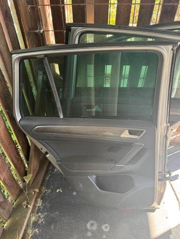 Volkswagen Sportsvan Onderdelen te koop (deuren, uitlaat,…) beschikbaar voor biedingen