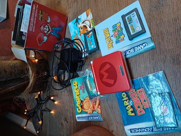 Game boy advance Mario limited edition pak + 4 spelletjes, Games en Spelcomputers, Spelcomputers | Nintendo Game Boy, Zo goed als nieuw