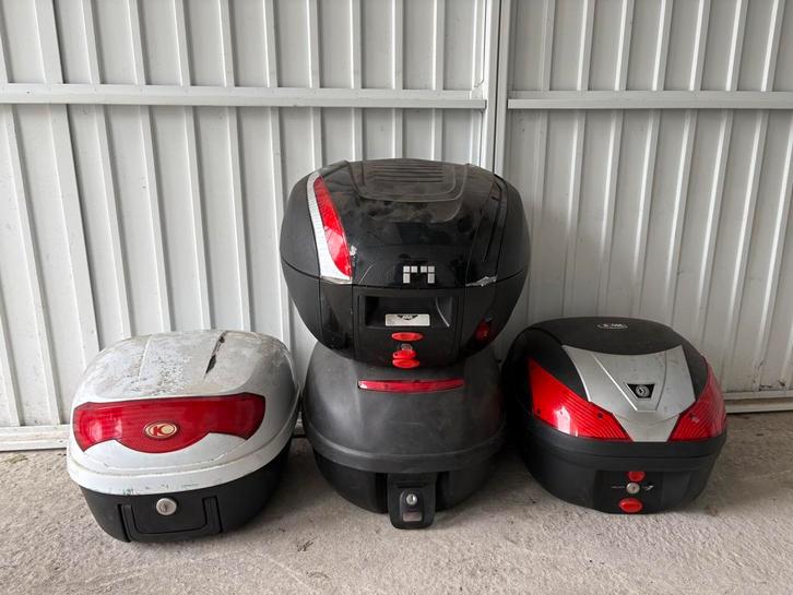 4 scooter topkoffers SYM, Kymco en universeel(sleutel bij 1), Fietsen en Brommers, Brommeronderdelen | Scooters, Zo goed als nieuw