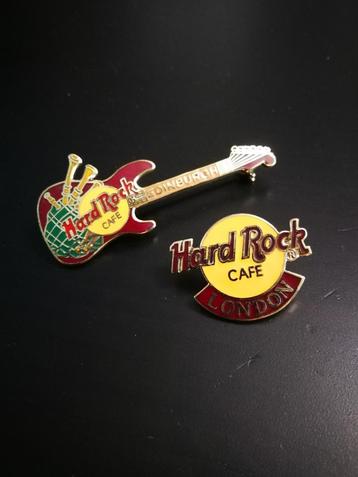 Lot de 2 pins Hard Rock Café  disponible aux enchères