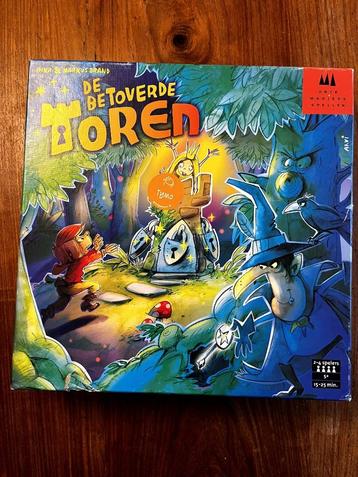 De betoverde toren beschikbaar voor biedingen