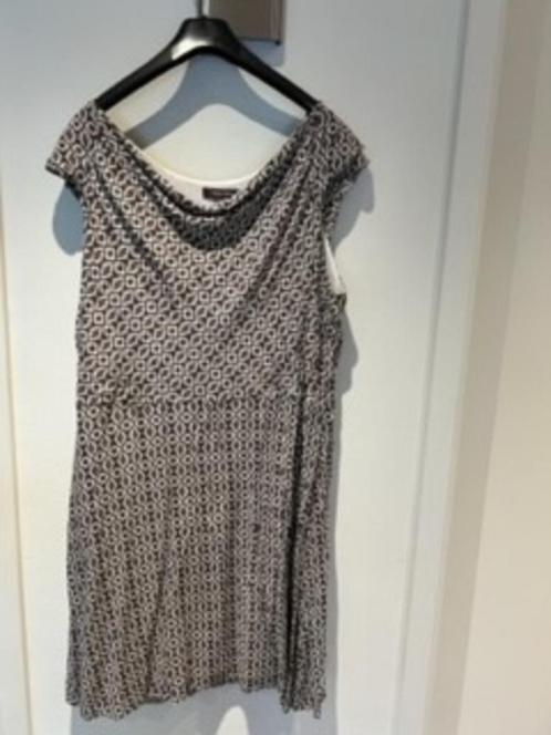 Marie Mero mt 48 gedragen maar in goede staat, Kleding | Dames, Jurken, Gedragen, Maat 46/48 (XL) of groter, Beige, Knielengte