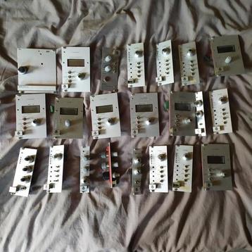 Potentiomètres, commutateurs à bascule, display LCD. beschikbaar voor biedingen