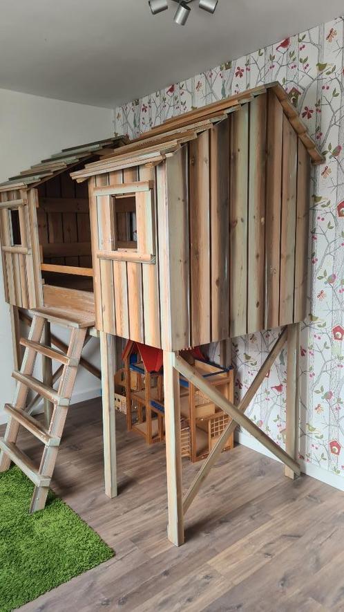 Gezellig boomhutbed, Huis en Inrichting, Slaapkamer | Bedden, Zo goed als nieuw, Eenpersoons, 90 cm, 200 cm, Hout, Overige kleuren