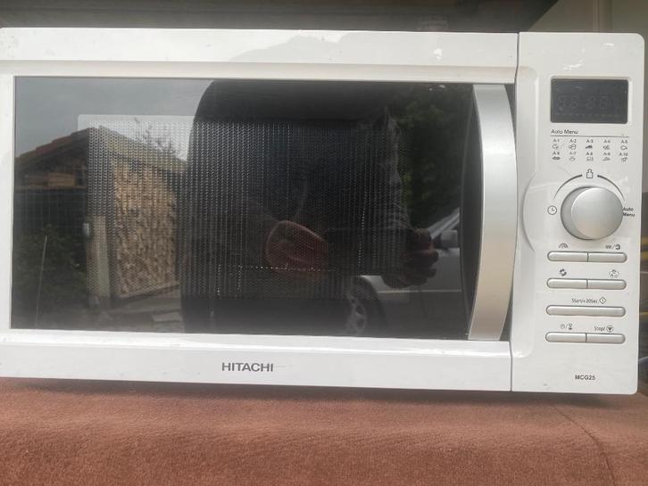combi microgolfoven HITACHI, Elektronische apparatuur, Microgolfovens, Zo goed als nieuw, Vrijstaand, Combi-microgolfoven, 45 tot 60 cm