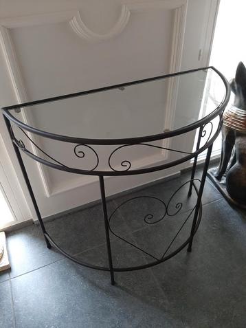 Wandtafel beschikbaar voor biedingen
