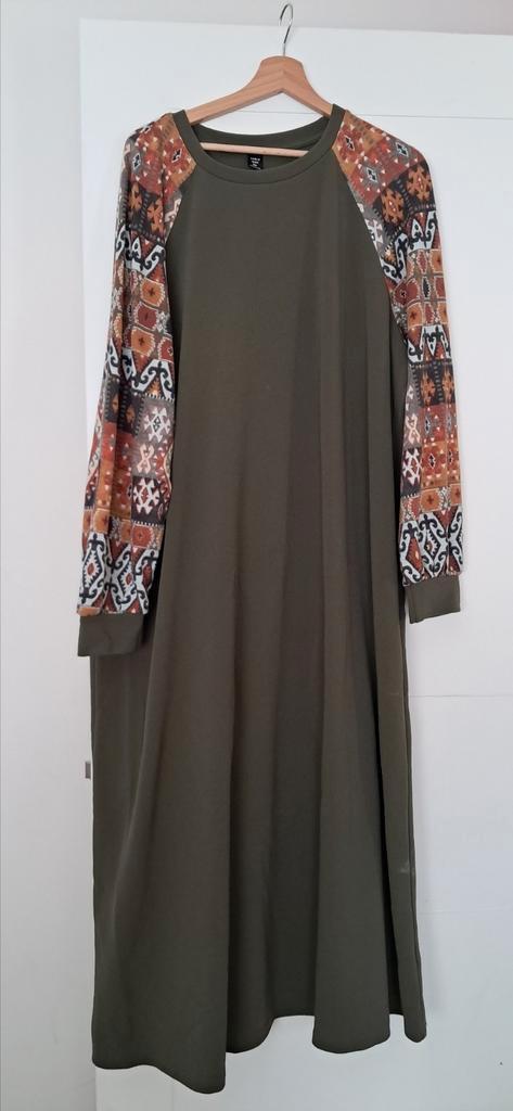 Mooi lang kakigroen kleed met mouwenmotief, Kleding | Dames, Grote Maten, Gedragen, Ophalen