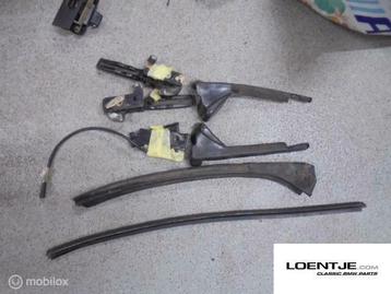 Cabriodakscharnier vergrendeling rubbers bmw e30 cabriolet beschikbaar voor biedingen
