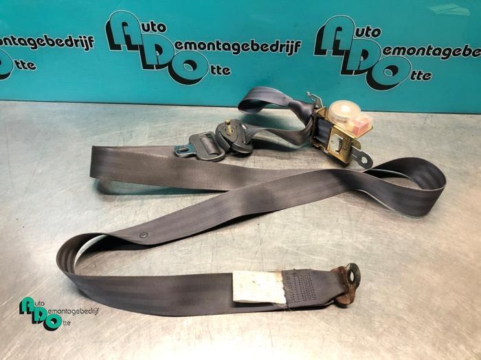Ceinture de sécurité avant droite d'un Toyota Funcruiser (, Autos : Pièces & Accessoires, Habitacle & Garnissage, Toyota, Utilisé