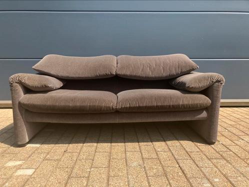 Cassina Maralunga 2zit in Topstaat! Originele ribble stof, Huis en Inrichting, Zetels | Voetbanken en poefs, Ophalen of Verzenden