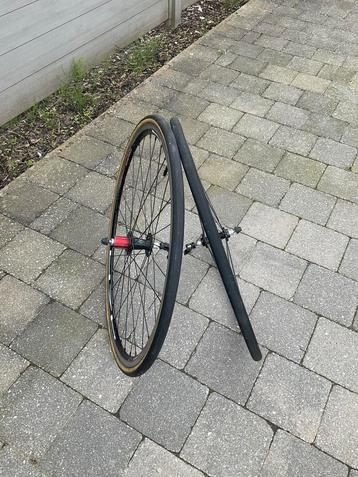 Race wielen beschikbaar voor biedingen