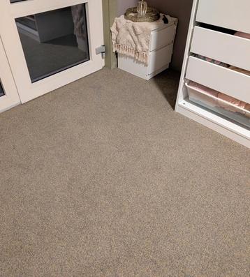 Vloerdekking / Tapijt • Taupe / Grijs • 7/4 meter  beschikbaar voor biedingen