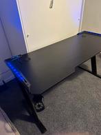 Gaming bureau met RGB zo goed als nieuw, Huis en Inrichting, Bureaus, Ophalen, Elektrisch, Zo goed als nieuw, Bureau