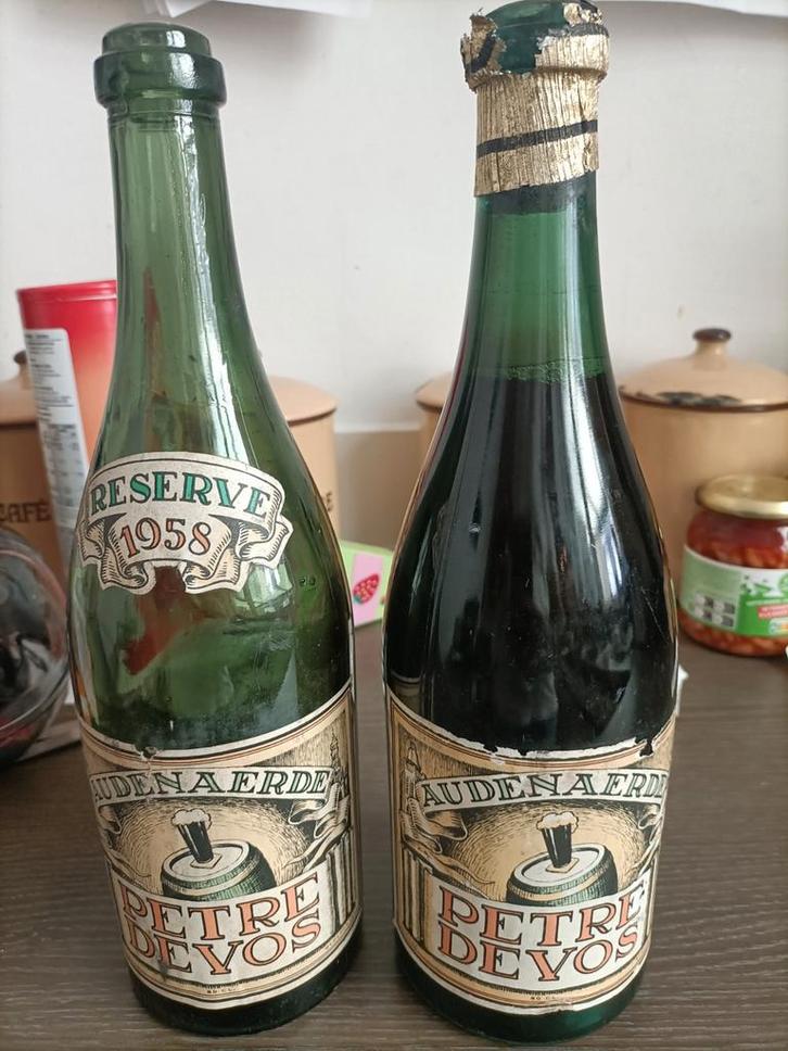 grote bierfles petre Devos Oudenaarde 1958 reclame, Verzamelen, Biermerken, Gebruikt, Ophalen