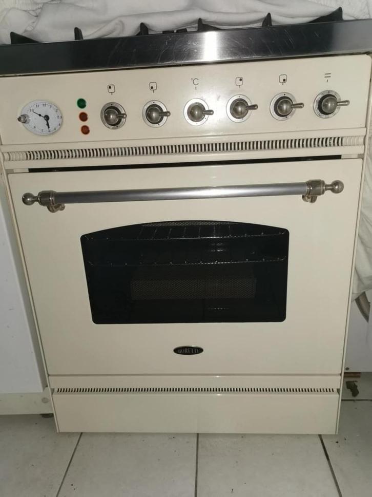 boretti kookvuur, Elektronische apparatuur, Fornuizen, Gebruikt, Vrijstaand, Gas, 4 kookzones, Ophalen