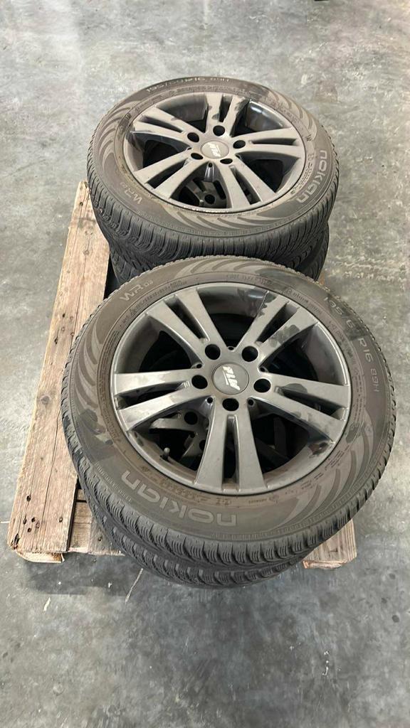 Winterbanden op lichtmetalen velgen 195/50 R15, Auto-onderdelen, Banden en Velgen, Band(en), Winterbanden, 15 inch, Ophalen