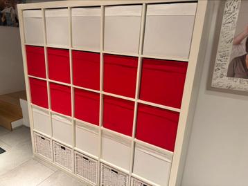 Ikea Kallax met manden. Maat 185x185x39 disponible aux enchères