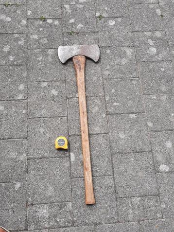 Stanley Dubbele bijl beschikbaar voor biedingen