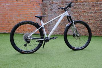 Canyon Stoic L met vele upgrades