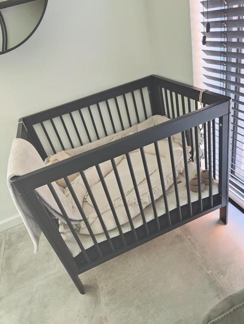 Park Black satin + matras 73x93 + beschermer + hoeslaken, Kinderen en Baby's, Babyparken, Zo goed als nieuw, Rechthoekig, In hoogte verstelbaar