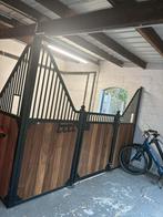 2x open stalwand met padoek hout