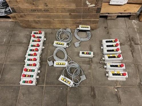 2254. Drukknop kast / aanstuurkast / noodstop, Hobby en Vrije tijd, Elektronica-componenten, Gebruikt, Ophalen