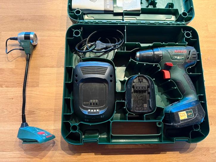 Perceuse Visseuse Bosch 1800 LI-2 18V + lampe, Doe-het-zelf en Bouw, Gereedschap | Boormachines, Gebruikt, Boormachine, Ophalen