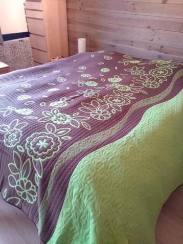 couverture /couvre-lit beschikbaar voor biedingen