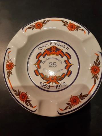 Cendrier vintage 13cm 25e anniversaire du couronnement de la, Enlèvement