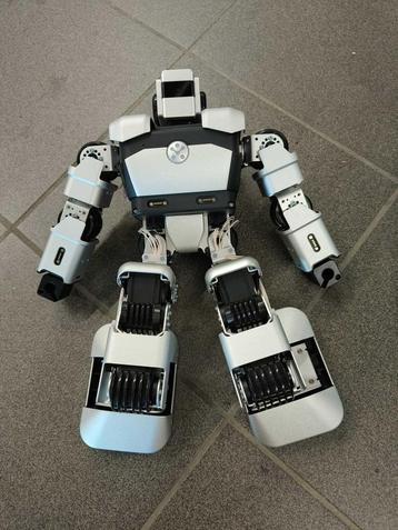Programeerbare AI humanoid robot - UBTECH Yanshee beschikbaar voor biedingen