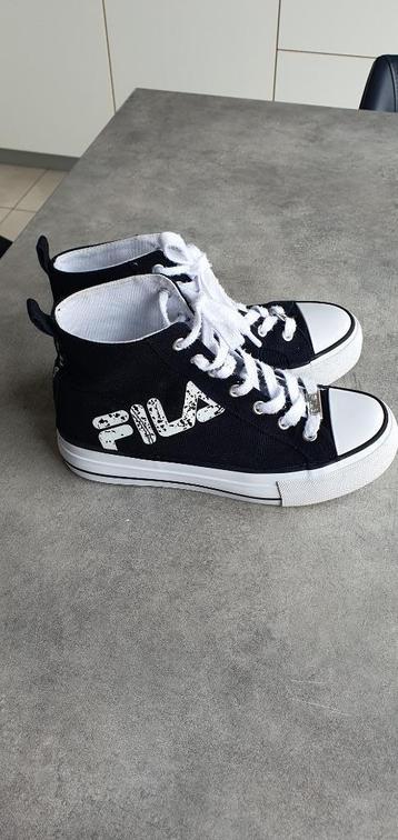 Sneakers Fila beschikbaar voor biedingen