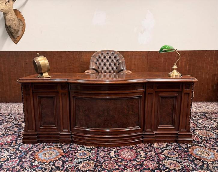 Klassiek Antiek Italiaans Bureau met Achterschot, Antiek en Kunst, Antiek | Kantoor en Zakelijk, Ophalen of Verzenden