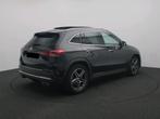 Mercedes-Benz GLA 200 AMG Line + MULTIBEAM LED + PANORAMISCH, Auto's, Mercedes-Benz, Stof, Zwart, 4 cilinders, Zwart
