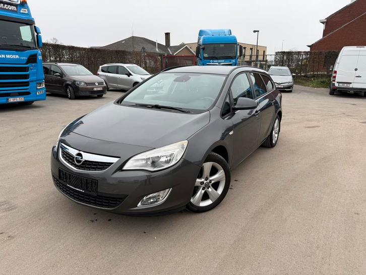 Opel Astra Break 2011 1.4 163000km Gps/AC Prêt à immatriculé, Autos, Opel, Particulier, Astra, Airbags, Essence, Euro 5, Break