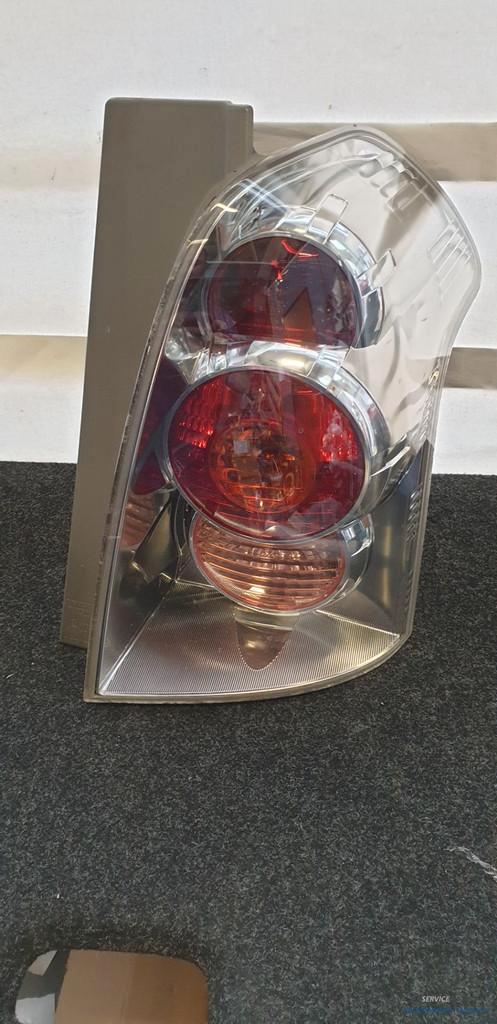 Achterlicht Toyota Corolla Verso rechts 81551-0F020 passagie, Auto-onderdelen, Verlichting, Toyota, Gebruikt