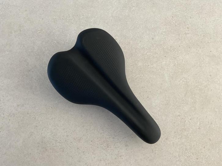 Originele kwalitatieve CANNONDALE ergo touring zadel - NIEUW, Fietsen en Brommers, Fietsaccessoires | Overige Fietsaccessoires