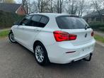 BMW 1 SERIE 116i GARANTIE AIRCO NAVI CARPLAY, Auto's, BMW, Wit, 3 cilinders, Onderhoudsboekje, 85 kW