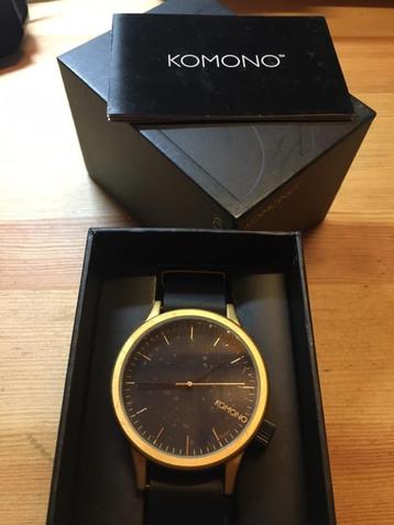 Komono horloge Magnus Gold Black beschikbaar voor biedingen