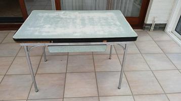 keukentafel vintage  beschikbaar voor biedingen