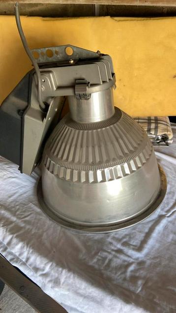 Industriële Lamp beschikbaar voor biedingen