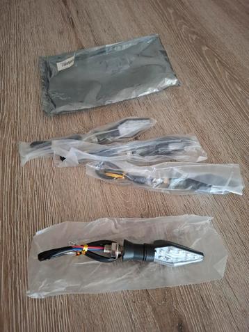 4 knipperlichten voor brommer / moto beschikbaar voor biedingen