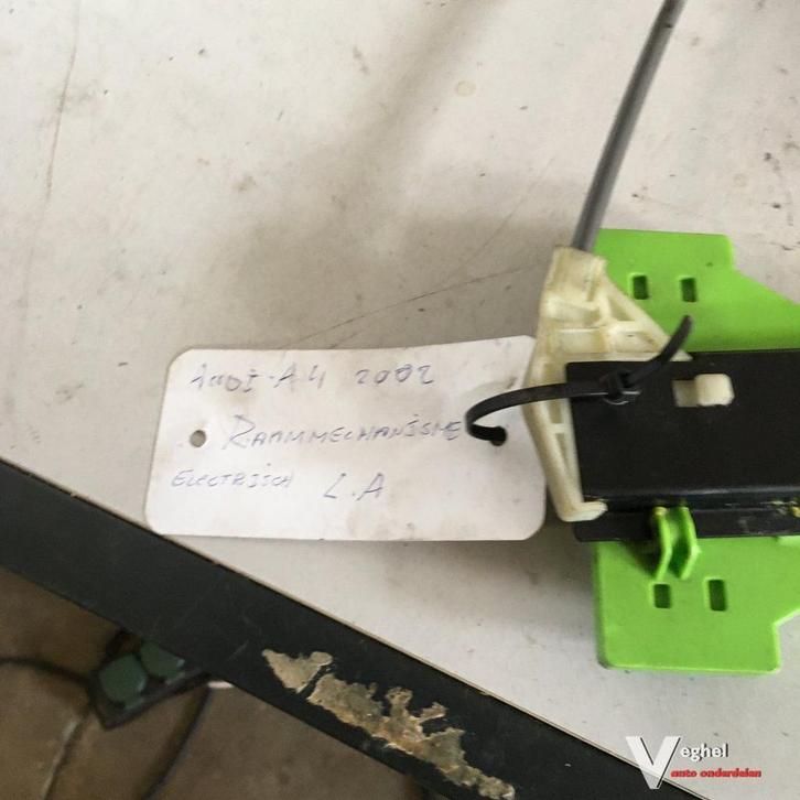 Audi A4  2002  Elektr Raamechanisme Linksachter, Auto-onderdelen, Ruiten en Toebehoren, Gebruikt, Ophalen of Verzenden