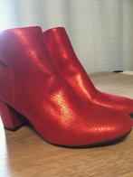 Chaussures rouges à paillettes taille 40 avec petit talon, Comme neuf, ANDERE, Rouge, Enlèvement ou Envoi