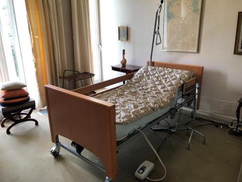 lit médical avec matelas Anti-escart, Offre à partir de 500€, Divers, Matériel Infirmier, Comme neuf, Enlèvement