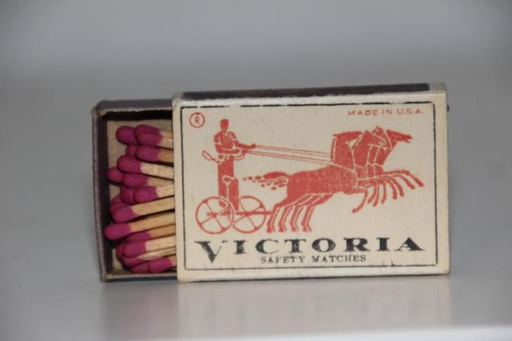 US WW2 luciferdoos „Victoria”, Verzamelen, Militaria | Tweede Wereldoorlog, Landmacht, Kleding of Schoenen, Verzenden