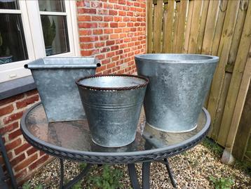 3 pots de fleurs en fer, Enlèvement, Comme neuf