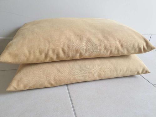 2 stevige gele kussens zonder rits L 47 x B 34 x D 10cm, Huis en Inrichting, Woonaccessoires | Kussens, Ophalen of Verzenden